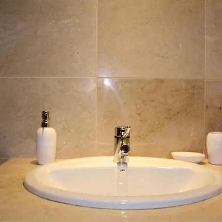 2105-apt 2 Bedrooms, On The Beach, Port View, Pool Apartment Manilva